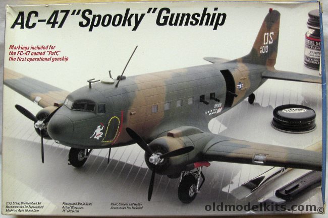 Testors 1/72 AC-47  Spooky Gunship -  FC-47 Puff - 1st Operational Gunship Capt Jack Harvey Da Nang 1965 / 432 TFW Udorm 1970, 652 plastic model kit